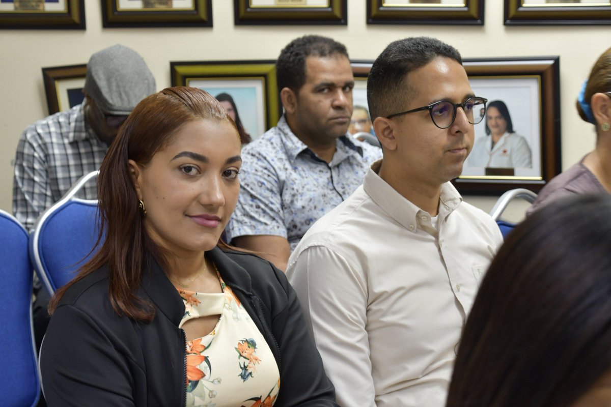 SRSNordeste's tweet photo. El Servicio Regional de Salud Cibao Nordeste (SRSCNE) realizó este miércoles un encuentro para la formación del Comité de Seguimiento a Embarazadas de Alto Riesgo, con la participación de los encargados de los departamentos de Ginecología de los hospitales de la región, https://t.co/lEp0PKqrvG