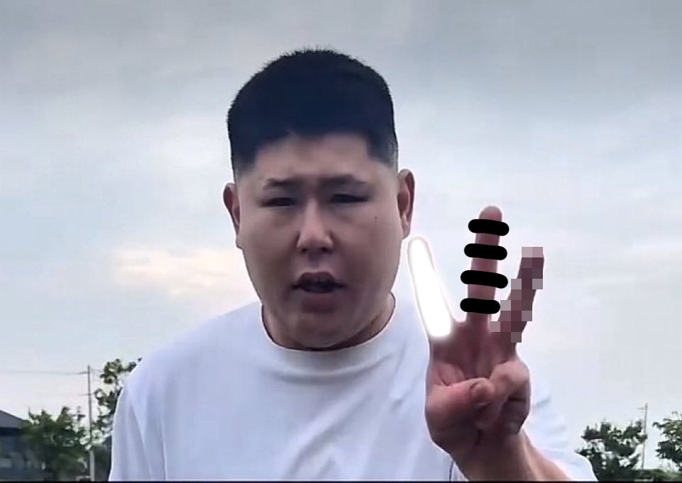 hirqkyun's tweet photo. ちんこの隠し方3選 https://t.co/yi3DSwZ4sq