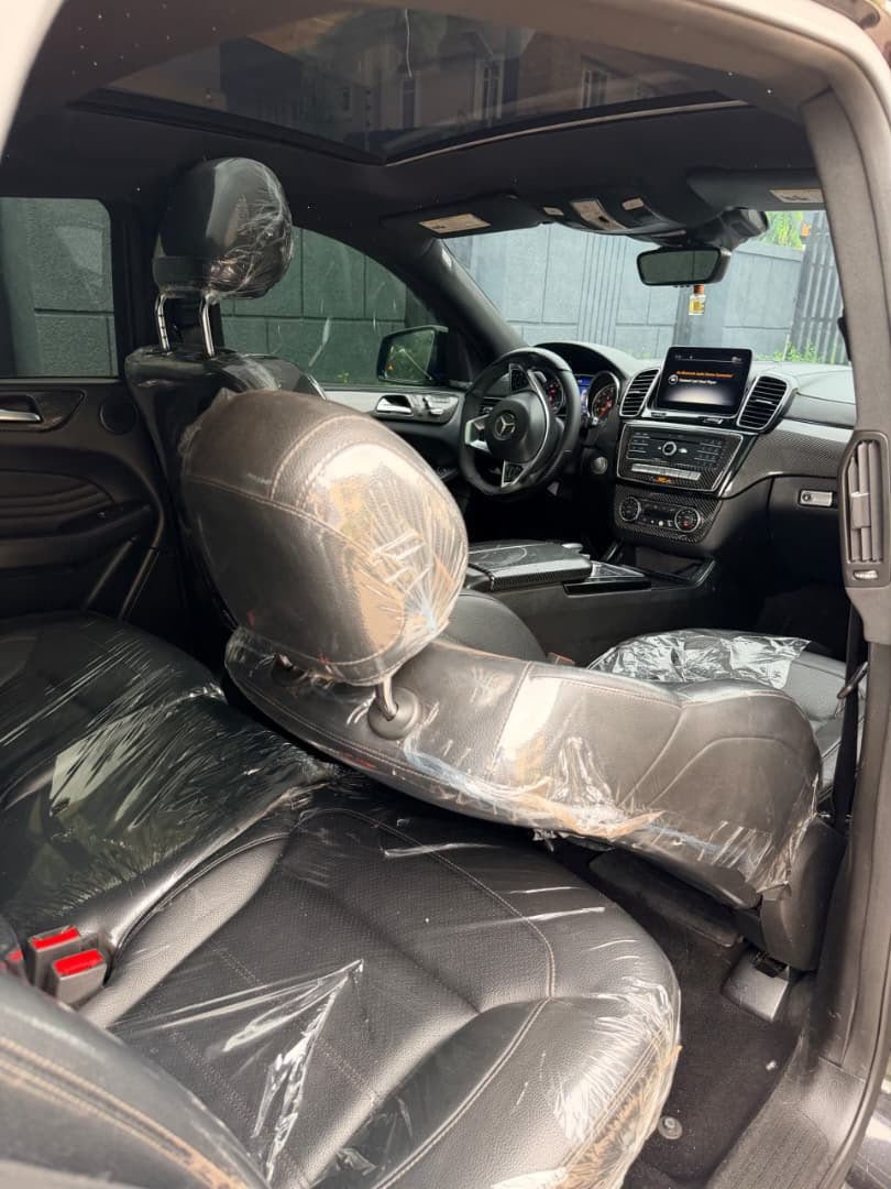 EmmanuelOn104's tweet photo. 🚘🔥 LUXURY MERCEDES-BENZ FOR SALE 🔥🚘
Looking for a car that combines luxury, elegance and road presence?
This beautiful Mercedes-Benz is now available for sale.
Serious buyers only. Inspection is welcome.
🚘 Own the luxury. Drive the difference.👌
Come DM https://t.co/1nvjEeS4Lq