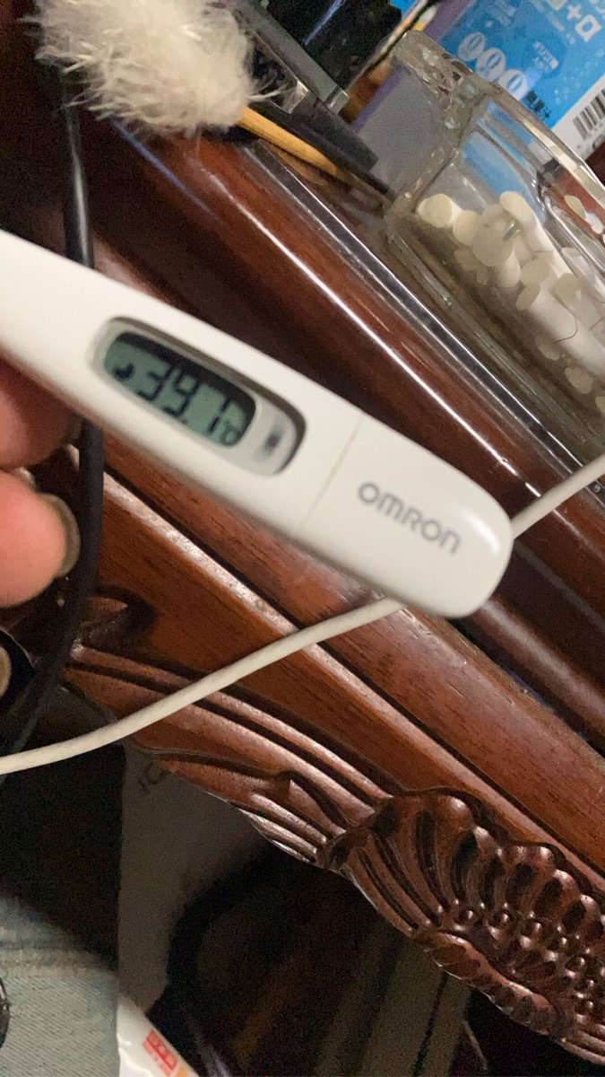 tonkacho's tweet photo. 首から背中にかけて微妙に痛い。
そして今、こんな状態で風呂入ってる。
客商売なので汗臭いのはよろしく
早く涼しくならないかな https://t.co/YCduaw6BOn