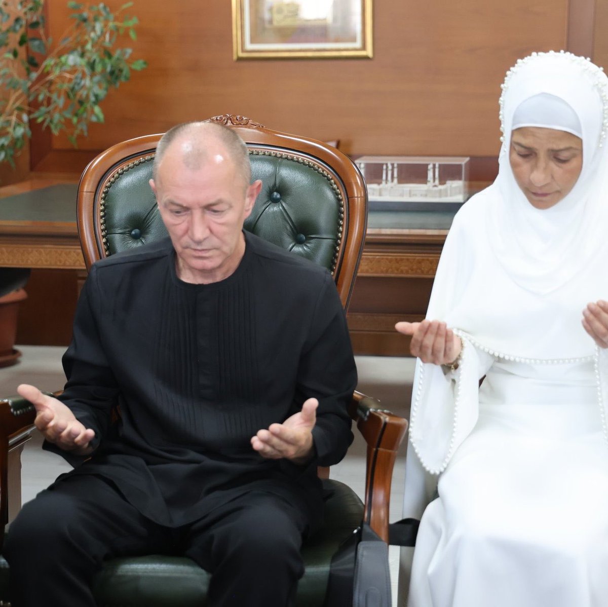siyahsancakx's tweet photo. 🔴 Eşinin yakınlarını ziyaret etmek için Almanya’dan Nevşehir’e gelen Marko Cvitkusic, Müslüman olarak Muhammet adını aldı. https://t.co/0kwLRtXF49