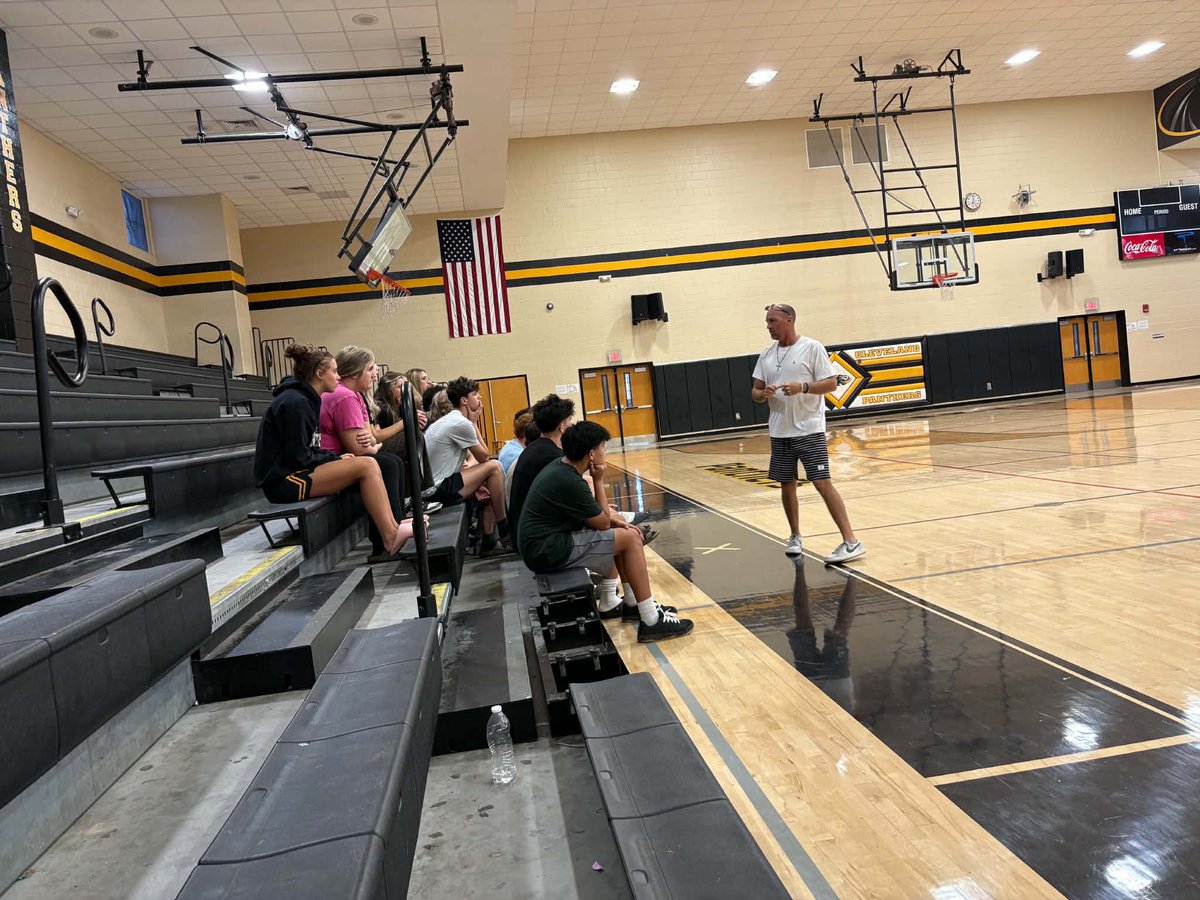 bhyche22's tweet photo. Great morning in Blount County at #ClevelandHigh 🥹🤍✨

“HIS plans are ALWAYS bigger than our circumstances”✝️

#FreeStateAL https://t.co/sr383WUbZq