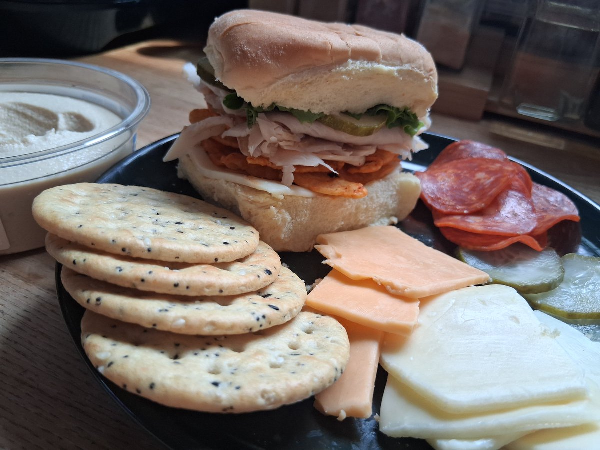 peepsmahgee's tweet photo. lunch https://t.co/yBmPKhWHua