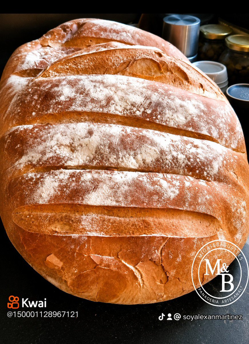 migasybaguettes's tweet photo. Saliendo los Campesinos del horno... Así me salen🔥🥖
#pancampesino
#pandecampo
#migasybaguettes https://t.co/eav2i1ciZl