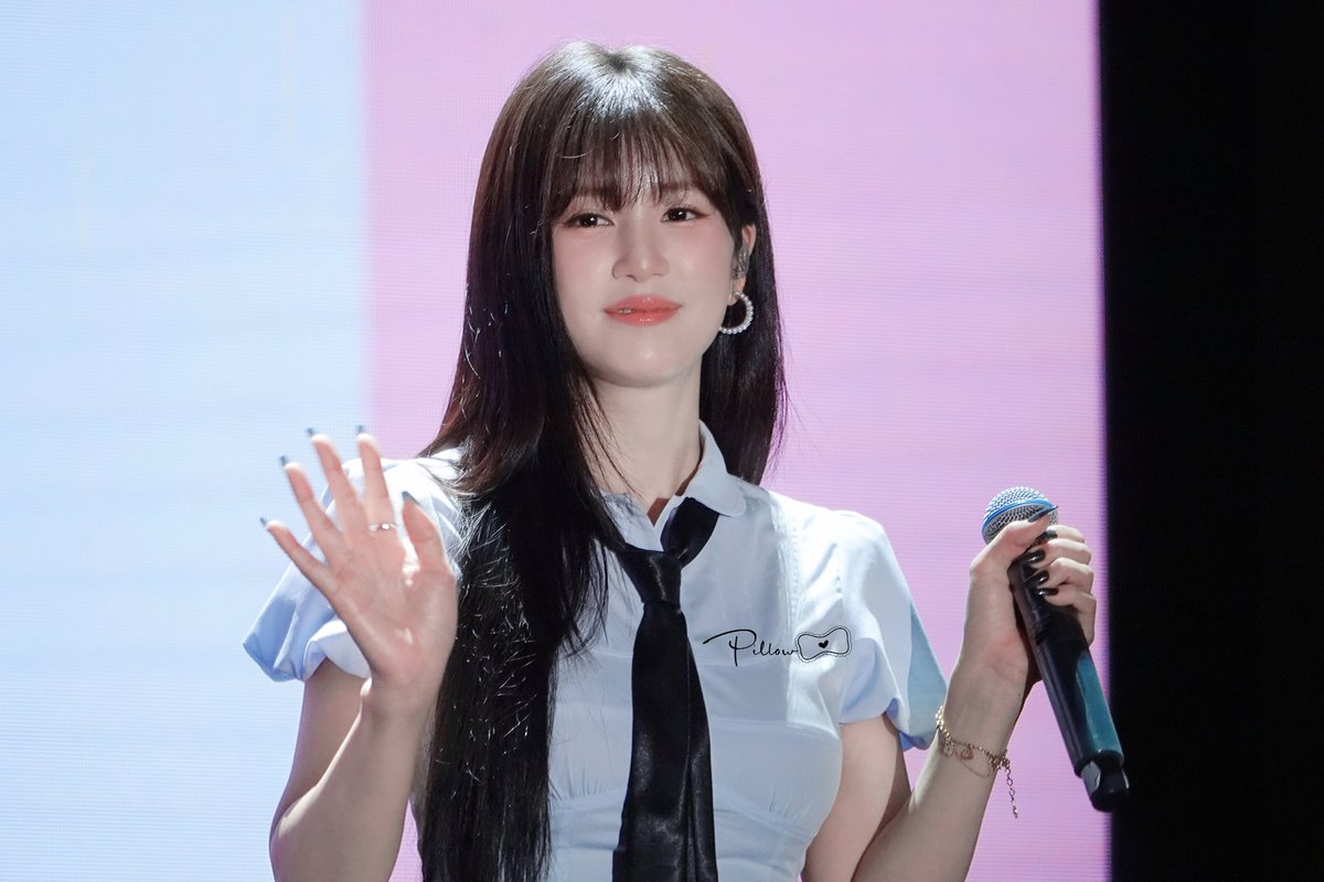 PillowTodayis's tweet photo. 260815 광저우 팬미팅

#에이핑크 #Apink
#박초롱 #Chorong https://t.co/V5uQUTYaIe
