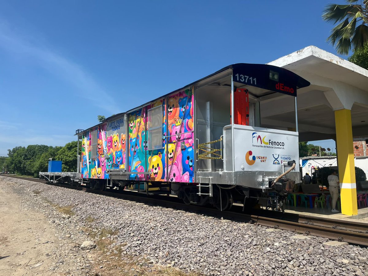 MagdalenaGober's tweet photo. Gobernadora @mmarguiguerra y Ministra de Transporte, Elsa Noguera, recorrerán de Ciénaga a Aracataca en el Tren de la Cultura.

Más de 150 niños y niñas podrán beneficiarse del Tren de la Cultura, una iniciativa que convierte los espacios ferroviarios en escenarios de… https://t.co/Dl1obtrnIR
