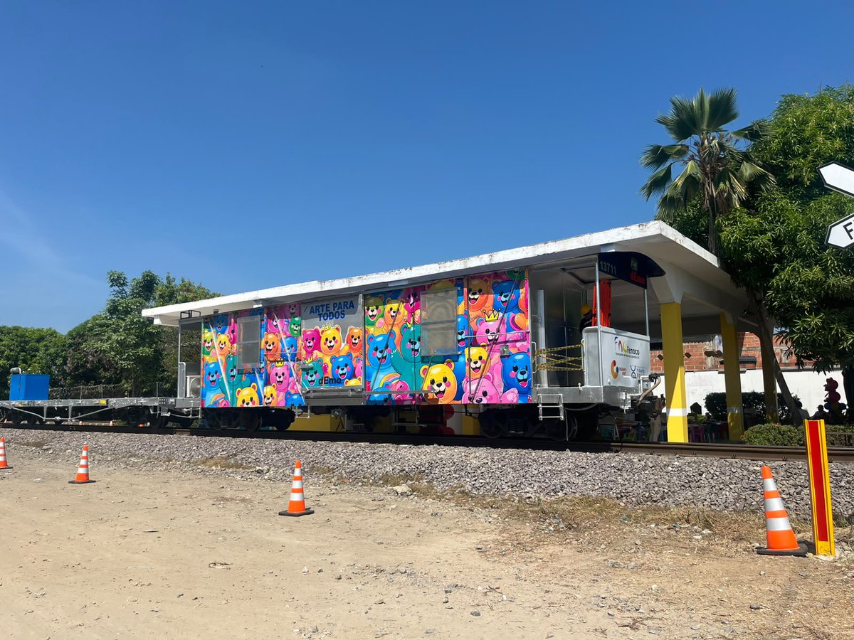 MagdalenaGober's tweet photo. Gobernadora @mmarguiguerra y Ministra de Transporte, Elsa Noguera, recorrerán de Ciénaga a Aracataca en el Tren de la Cultura.

Más de 150 niños y niñas podrán beneficiarse del Tren de la Cultura, una iniciativa que convierte los espacios ferroviarios en escenarios de… https://t.co/Dl1obtrnIR