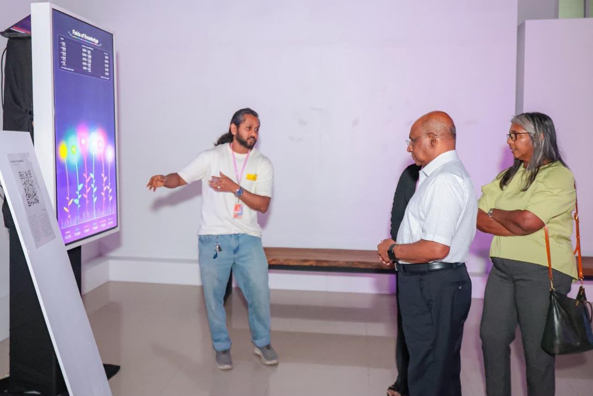 abdulla_shahid's tweet photo. Visited “Pulse” today, an immersive and interactive exhibition by @UNFPAMaldives exploring the changing population of the Maldives and the resilience of our communities.

A creative way to bring these important conversations closer to people, particularly young Maldivians, and get us thinking about the country we are building for the future.