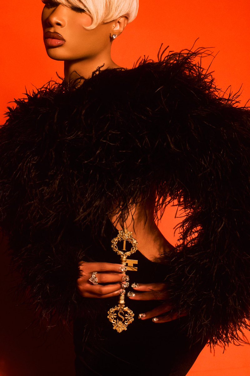 FemRapStats's tweet photo. These are the current positions of female rappers on the USA Spotify Daily Top Artists Chart for August 19th:

#67 (-1) — Doja Cat
#100 (+8) — Megan Thee Stallion
#140 (+6) — Cardi B
#158 (+8) — Nicki Minaj https://t.co/8ORyBLKqIS