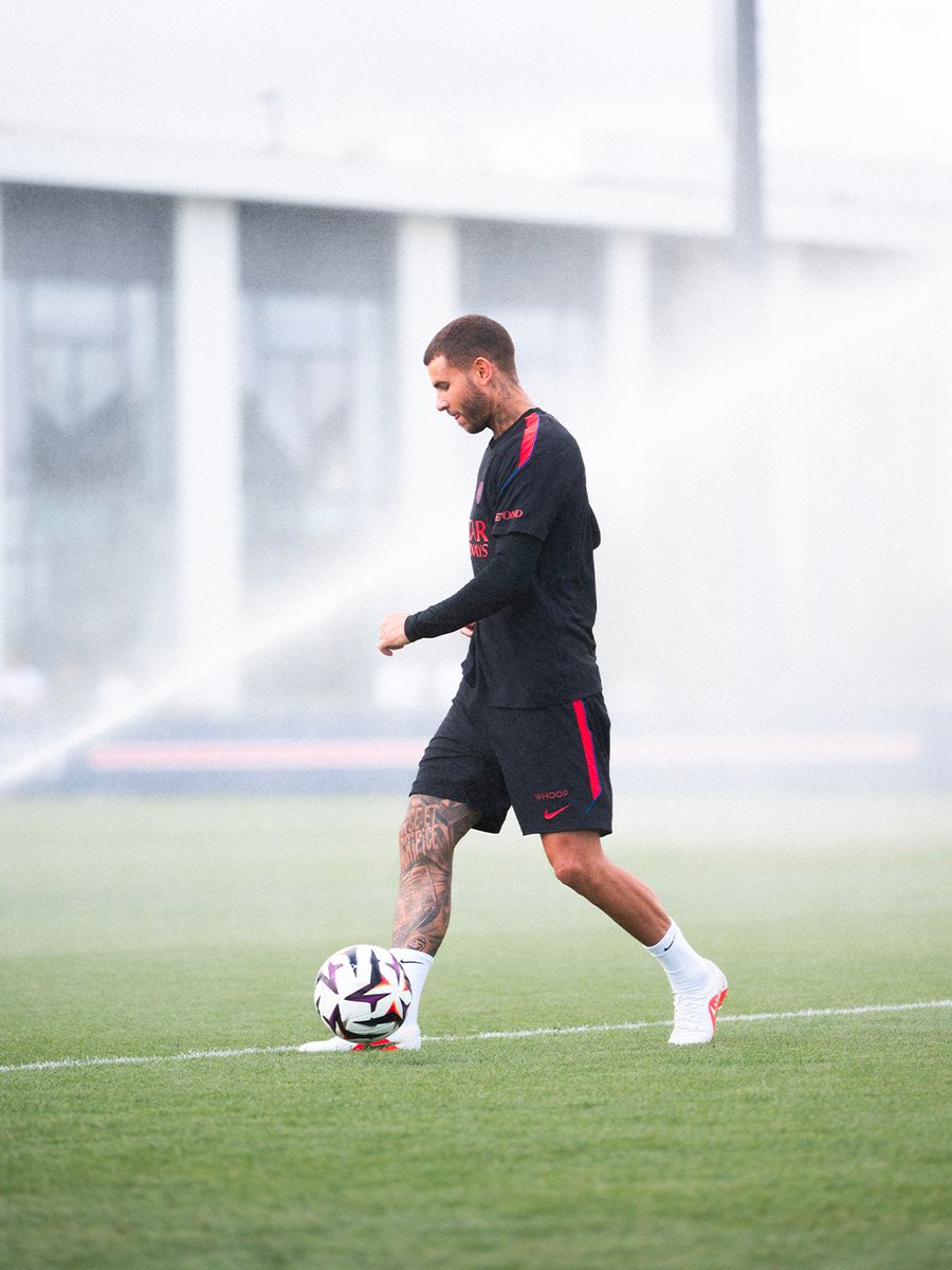 PSG_inside's tweet photo. Le travail continue ! 💪 https://t.co/0qw2ooE3wr