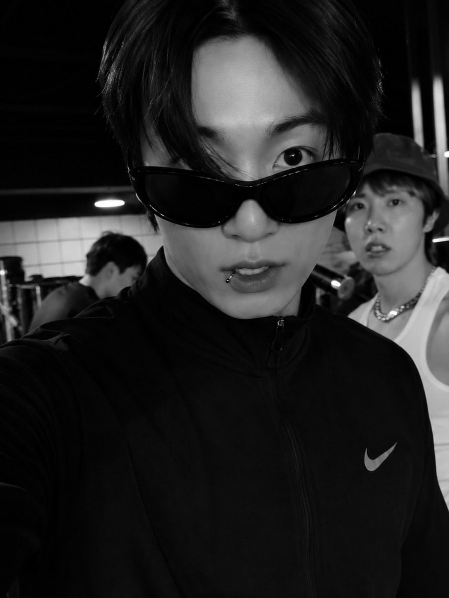 JEONKH_'s tweet photo. JK ★. https://t.co/eW4cxLmbP2