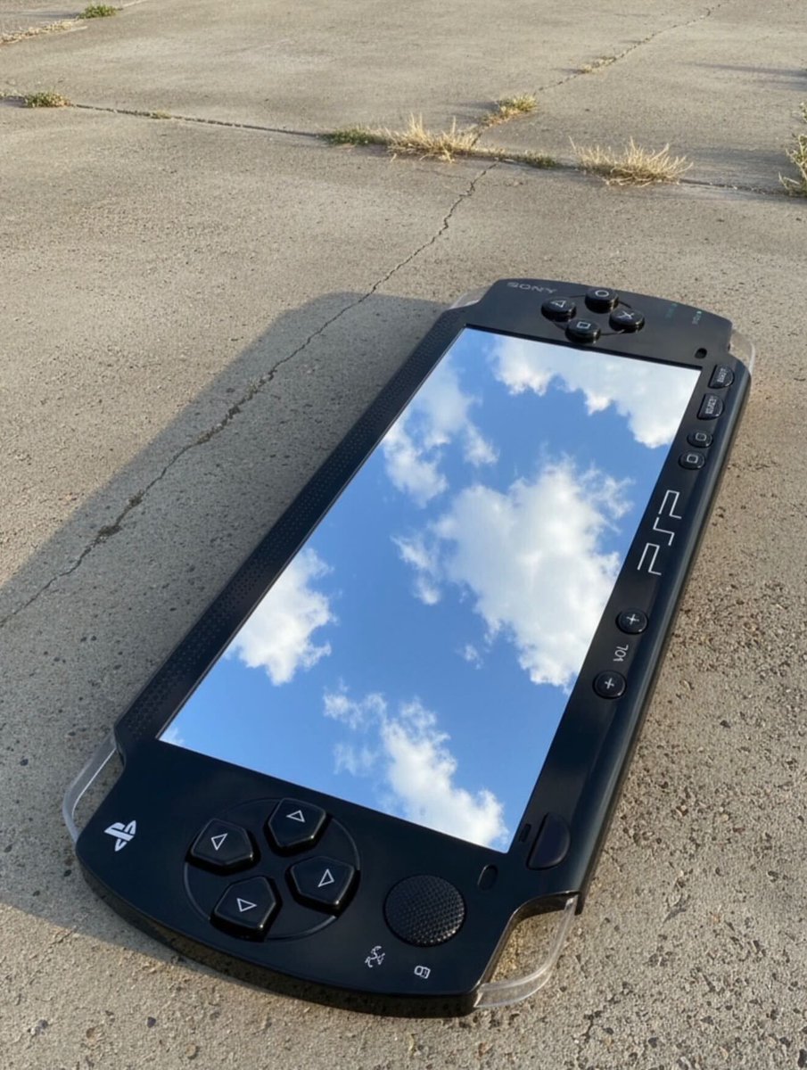 old_memory's tweet photo. PSP Mirror https://t.co/QxRWAPJP3b