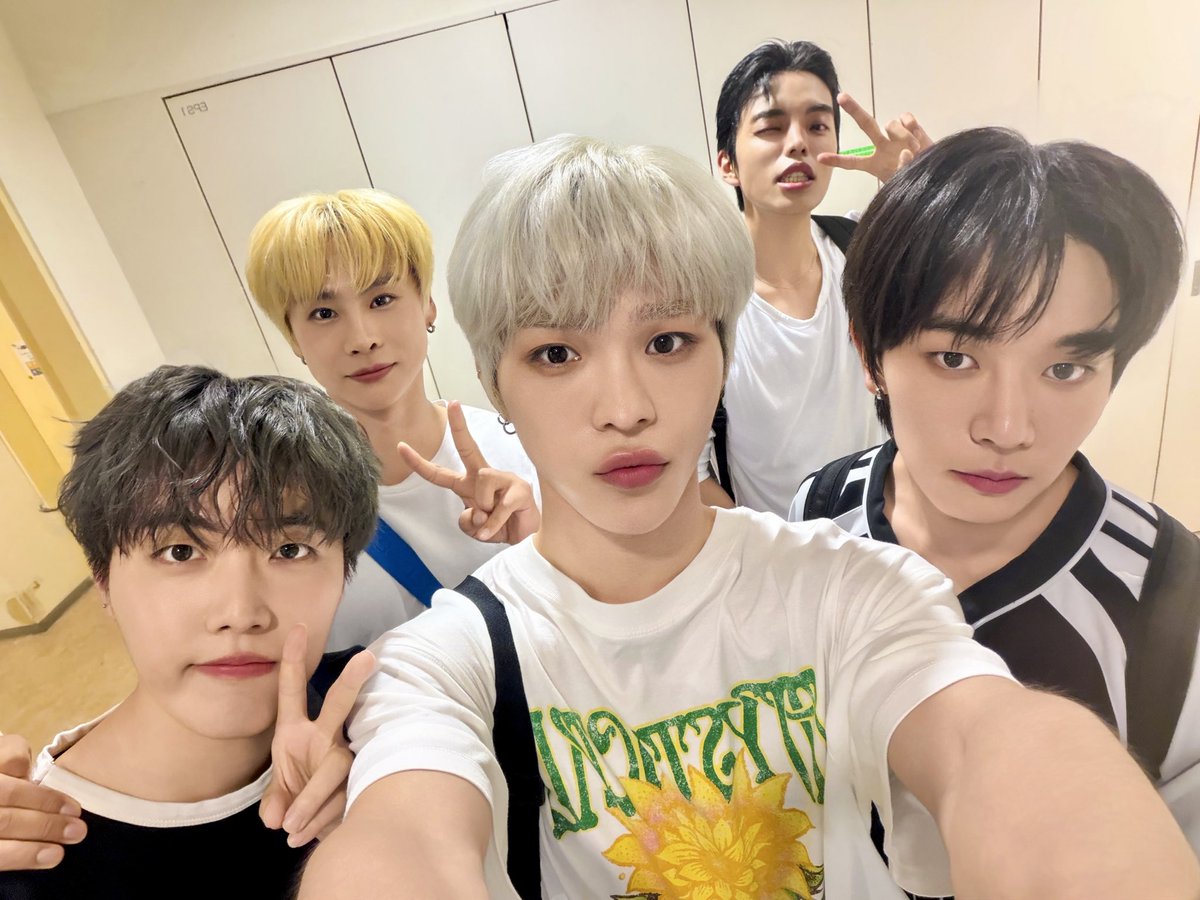CMDM_official's tweet photo. #CMDM Live in Japan 2026 -Summer Nostalgia–

📝 0820
오늘의 사진 📸

평일 늦은 시간까지 함께해 줘서 고마워요 😘
내일은 챌린지 데이!!
모두 잘 자요 💤🫶

#씨엠디엠 #Summer_Nostalgia https://t.co/YDrPFAxKuS