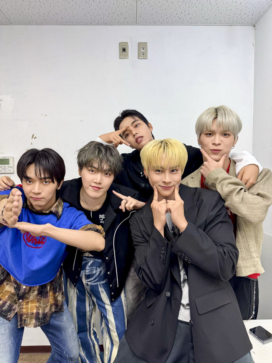 CMDM_official's tweet photo. #CMDM Live in Japan 2026 -Summer Nostalgia–

📝 0820
오늘의 사진 📸

평일 늦은 시간까지 함께해 줘서 고마워요 😘
내일은 챌린지 데이!!
모두 잘 자요 💤🫶

#씨엠디엠 #Summer_Nostalgia https://t.co/YDrPFAxKuS