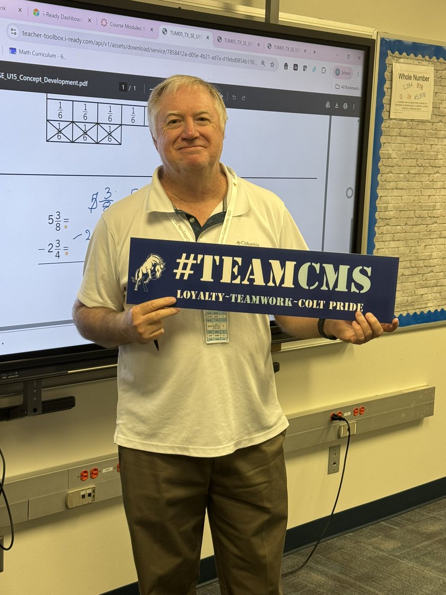 BryanCalvert3's tweet photo. Our #TEAMCMS award goes to Bob White! 💙🤍🐴 @CmsColts https://t.co/j9S2HTtR43