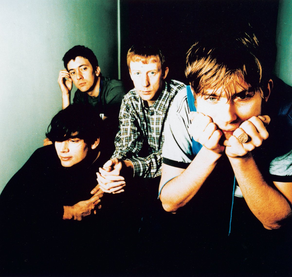 blurofficial's tweet photo. Blur photographed by Liz Johnson Artur, 1997. https://t.co/IK5DPLAjDO