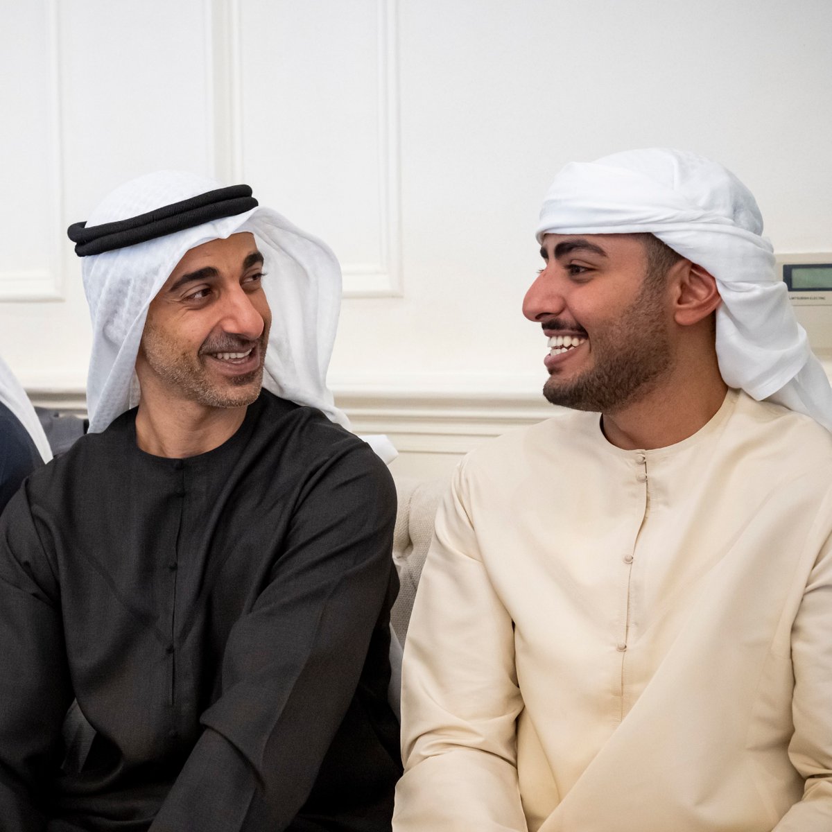 _hhmbz1's tweet photo. - صاحب السمو الشيخ محمد بن زايد آل نهيان رئيس الدولة "حفظه الله" يستقبل المواطنين بحضور عدد من سمو الشيوخ.

UAE President His Highness Sheikh Mohamed bin Zayed Al Nahyan receives citizens in the presence of a number of Sheikhs. https://t.co/lhj4VvXLNl