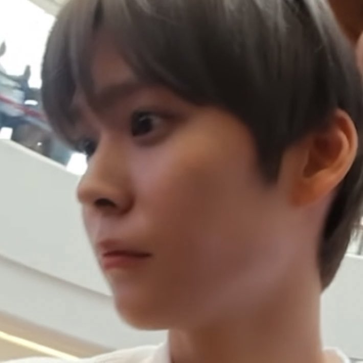 beabtchu's tweet photo. ไม่ตัวใหญ่ไปหน่อยหรอ :< https://t.co/VIOJsSDK1x