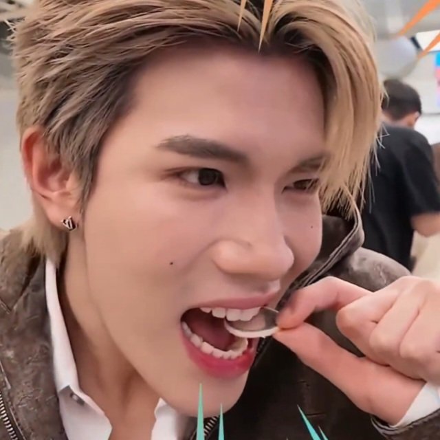 Jaoo_Jun's tweet photo. คนที่มีความสุขกับการกิน(หู)ลูกตัวเองที่สุด หมั่นเขี้ยวหว่ะ55555555555555555555

#GEMMHOUSE
#Fourthnattawat
#โฟร์ทณัฐวรรธน์ https://t.co/yEsH3wmbNP
