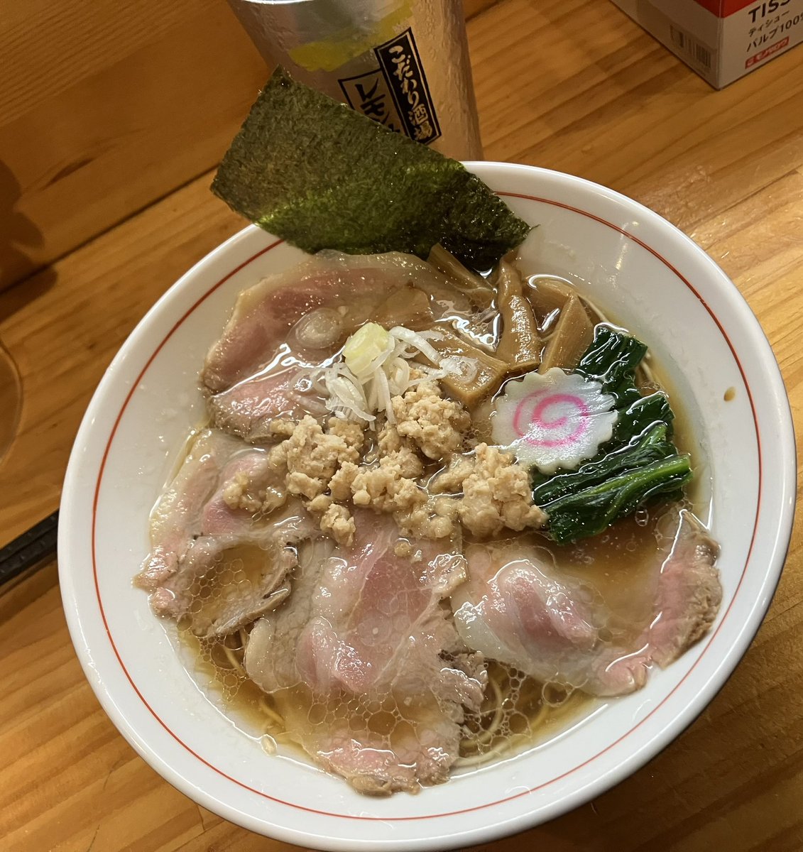 orenomeshiroku's tweet photo. 8月19日　夕食　東京都北区
とろもつ國分商店
モツ煮　キムチ　ポテサラ　レモンサワー2杯後に締めのチャーシューメン
美味也
出張はこれが良いよね、お店の売りであろうモツ煮は絶品、キムチの旨み、他で見ないポテサラにソースをひと回し、鹹味（塩味）が効いたラーメンは呑み後の締めに最高！ https://t.co/C73qjUM0lu