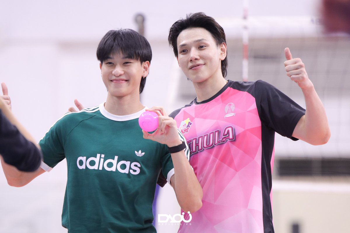 DAOUOFFICIALFC's tweet photo. หนุ่มใต้ยิ้มหวาน 😊

DAOU CUSAN2 SUSUNA

#CUSAN2 
#ChulaVolleyball 
#CUSAN2Sports 

#ต้าห์อู๋ #DAOU #oueiija @oueiija https://t.co/dcDtxbKYRI
