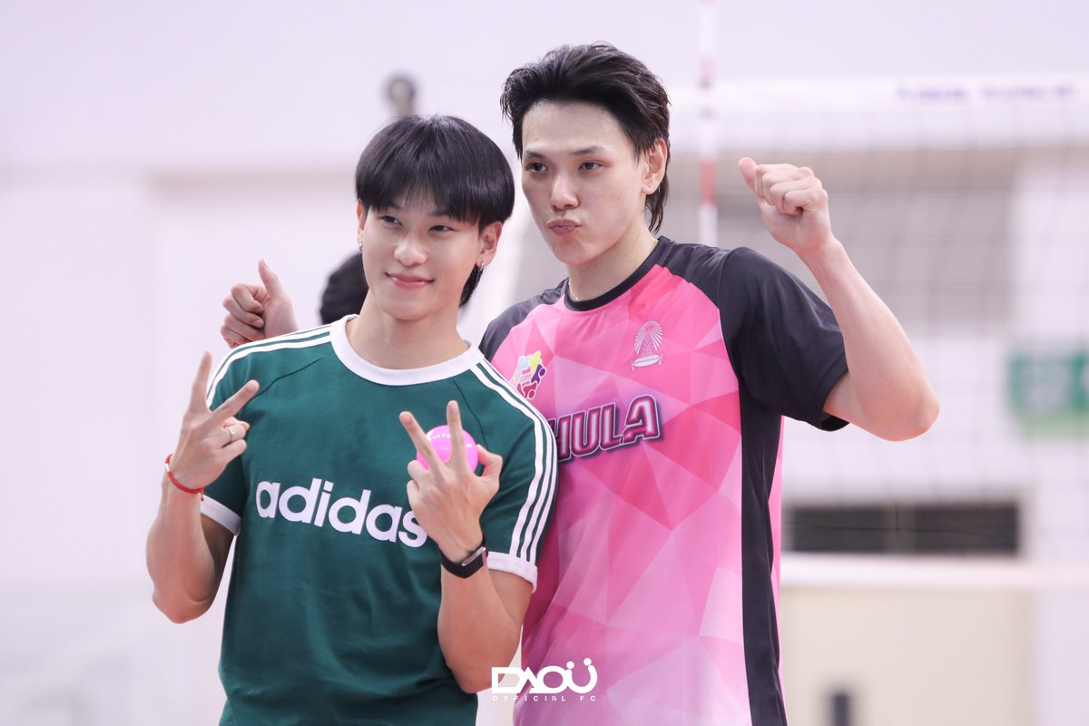 DAOUOFFICIALFC's tweet photo. หนุ่มใต้ยิ้มหวาน 😊

DAOU CUSAN2 SUSUNA

#CUSAN2 
#ChulaVolleyball 
#CUSAN2Sports 

#ต้าห์อู๋ #DAOU #oueiija @oueiija https://t.co/dcDtxbKYRI