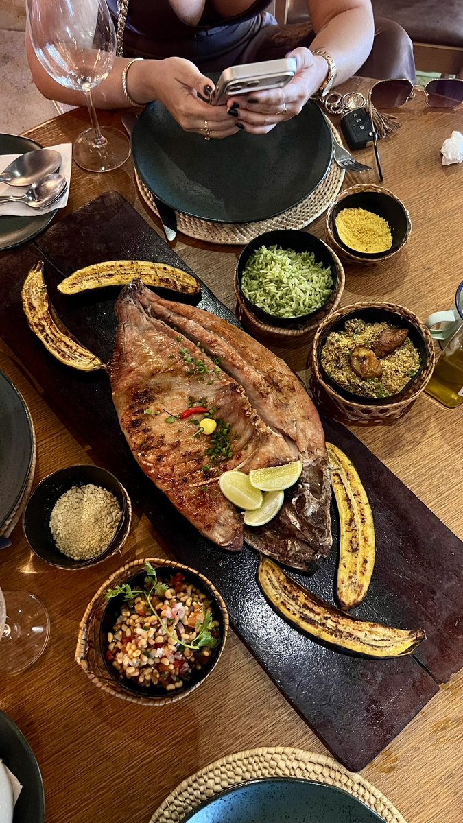 wendmarques_'s tweet photo. Um almoço bem paraense 😍🤤 #paraense https://t.co/i5UM4zpUYr