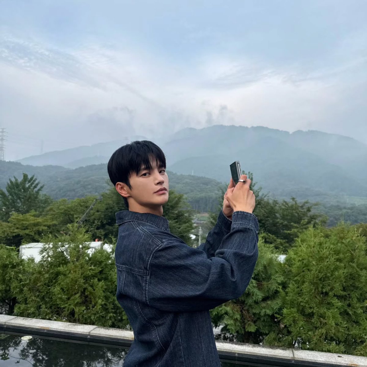 Ru_ing__'s tweet photo. 아니 근데 진짜 너무 잘생기셨다..// https://t.co/87NgbLmbE3