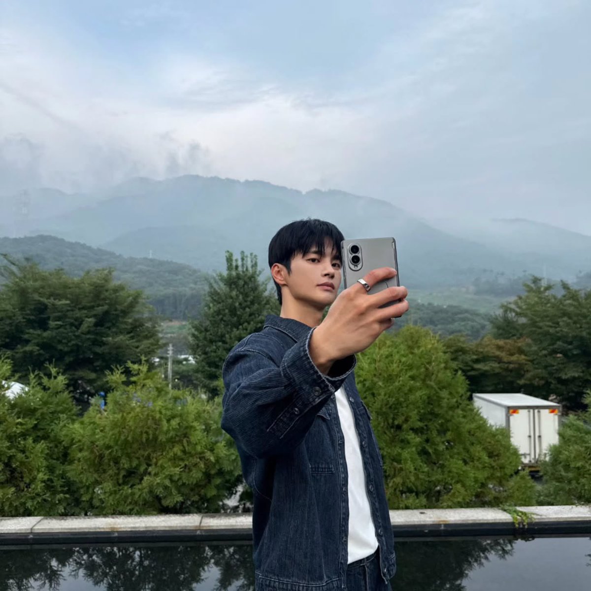 Ru_ing__'s tweet photo. 아니 근데 진짜 너무 잘생기셨다..// https://t.co/87NgbLmbE3