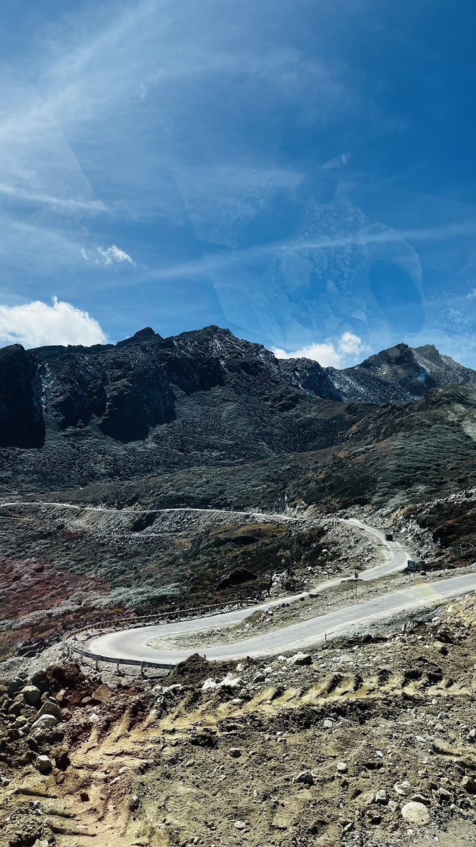 Infragati's tweet photo. Ceigall India JVs won 5 road projects worth ₹2,423.70 crore for NH-913 (Arunachal Frontier Highway).

The projects cover about 278 km across Bile-Migging, Huri-Taliha and Sarli-Huri sections, with 48-month construction and a 5-year maintenance period. https://t.co/cHViIyWdbY