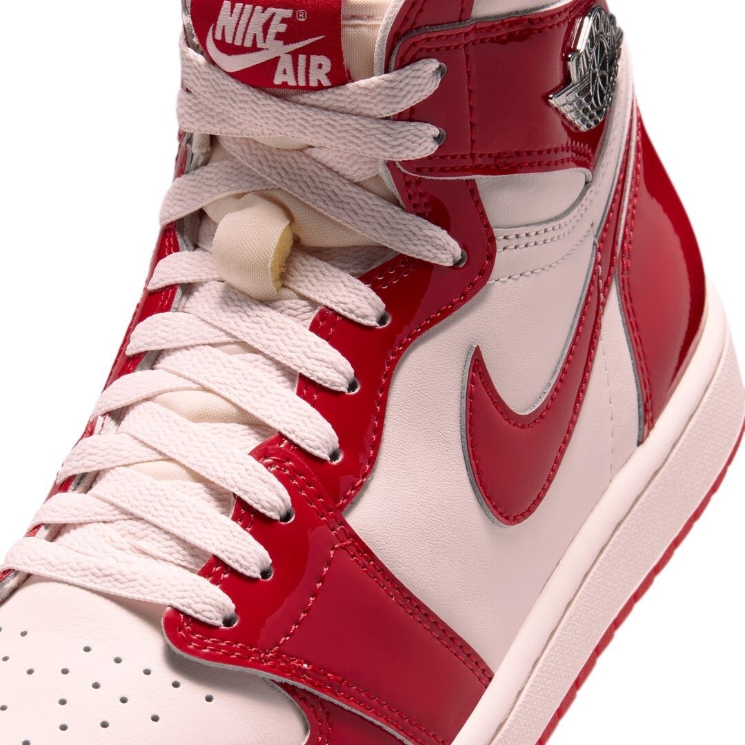 TheSiteSupply's tweet photo. Coming Soon: Women's Air Jordan 1 High OG "Nails And Grails" 

💵 $185
🗓️ September 2nd https://t.co/InoLLLn6uz