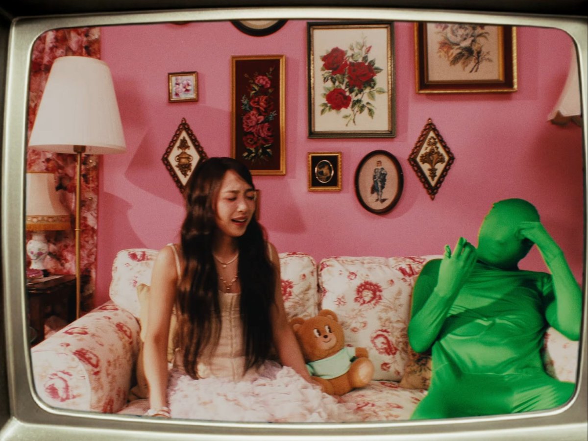 OneilyMusic's tweet photo. dita, former member of SECRET NUMBER, announces her comeback with “My Favorite View,” out August 21. https://t.co/p1Fcm9QUiw