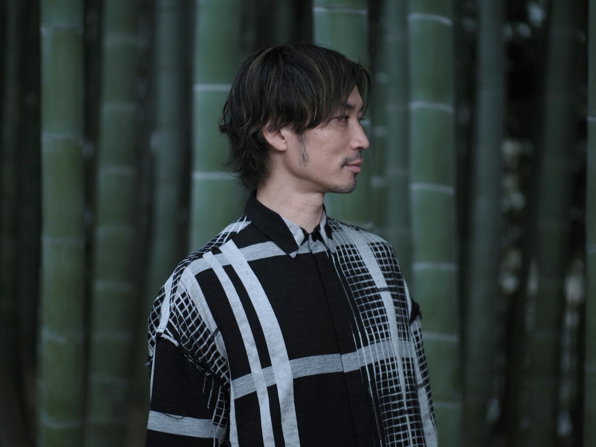 metro_kyoto's tweet photo. 【いよいよ明後日8/22(土)！ SO × DOLTZ、京都METRO「platform」へ!!】

Berghain、Tresor、Bassiani──世界のアンダーグラウンドシーンを横断する2組が京都へ。

明日8/22(土)の「platform」は、LIVEにDOLTZ 、DJにSO を迎えて開催！

LIVEには、テクノ、アンビエント、ノイズを横断しながら、ヒプノティックで没入感のある独自のサウンドを構築するDOLTZ。
Bassiani、The Bunker New York、Future Terrorなど国内外の重要な現場でライブを重ね、Tobias.との共作アルバム『VERSUS』、DJ NobuとのユニットOmega Pointなど、その表現を世界へと拡張し続ける注目のライブアクト。

そしてSOは、日本を代表する野外フェスティバル「The Labyrinth」のレジデントDJ兼オーガナイザーとして20年以上にわたり活動。
Berghain、Tresor、De School、Draaimolen、Waking Lifeなど世界各地のクラブ／フェスティバルでプレイを重ね、緻密なミックスと、時間をかけてフロアを高揚へと導くストーリーテリングで高い支持を集めている。

レジデントDJ KAZUMAとともに紡ぐ一夜。
さらにCRACKWORKS によるフロア全体を包み込むヴィジュアル、Cokyu (SAMSASA) による香りの演出が加わり、音・映像・香りが一体となる「platform」ならではの没入空間を作り上げます。

夏の終わりの京都METROで、深く潜り込むような一夜をぜひ。
https://t.co/TsUT7T9gu8

----------------------
platform
@京都CLUB METRO

2026年8月22日(土)
23:00 open

door : ¥3,000+1D
U-23：¥2,500+1D

LIVE:
DOLTZ 

DJ :
SO (Mindgames / The Labyrinth)
KAZUMA 

VJ :
CRACKWORKS 

Scent:
Cokyu (SAMSASA) 

Flyer Design:
MPF

メトロweb:
https://t.co/TsUT7T9gu8