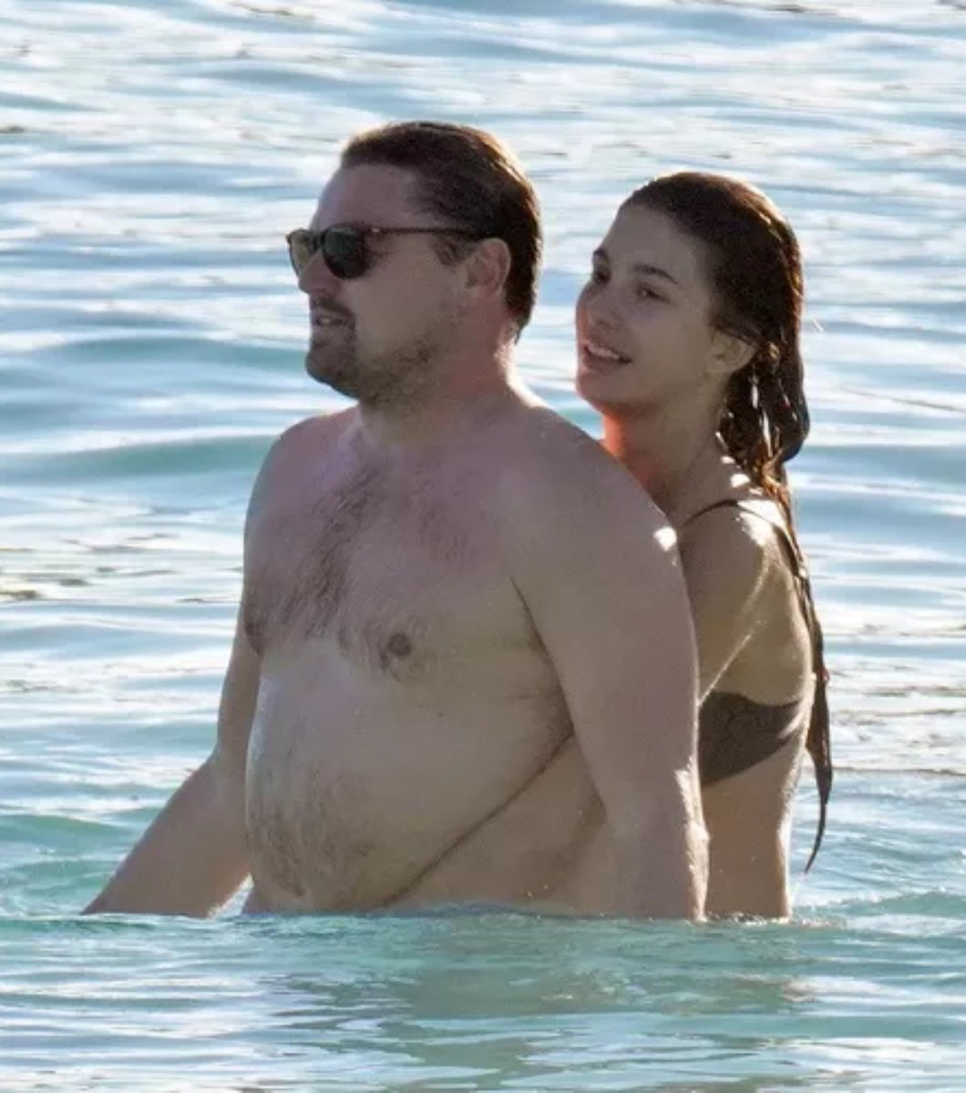 VKOrbit2's tweet photo. What made 51-year-old Leonardo DiCaprio attract 29-year-old Camila Morrone? https://t.co/wRUs0aubQD