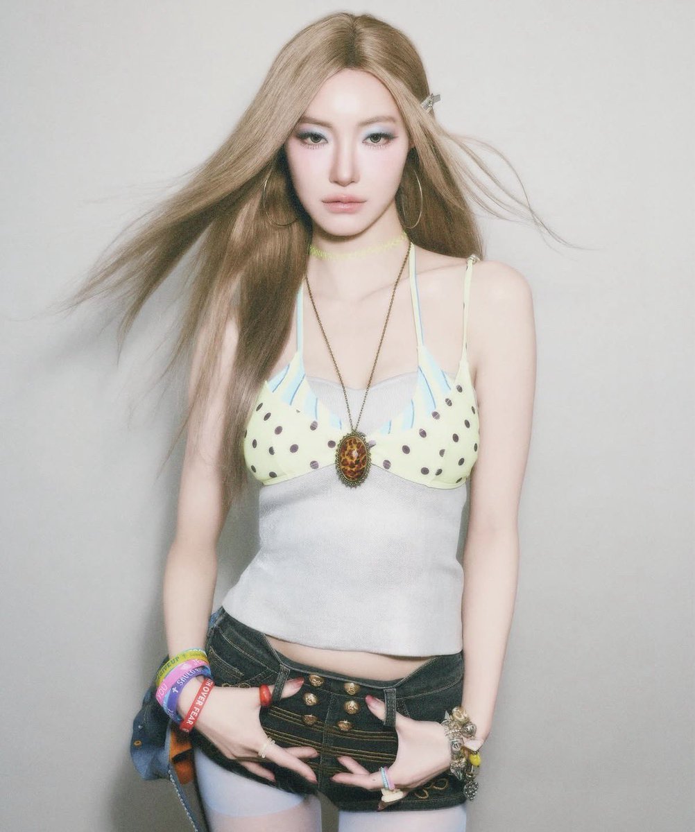 godismypo's tweet photo. My top 3 favorite looks จิงจิงที่อะไรก็เอาไม่ลง ชอบมาก ชอบที่สุดหวีดวนได้ไป3ปี อร่อยไม่ซ้ำจำได้หมด https://t.co/xxxKWofXlc