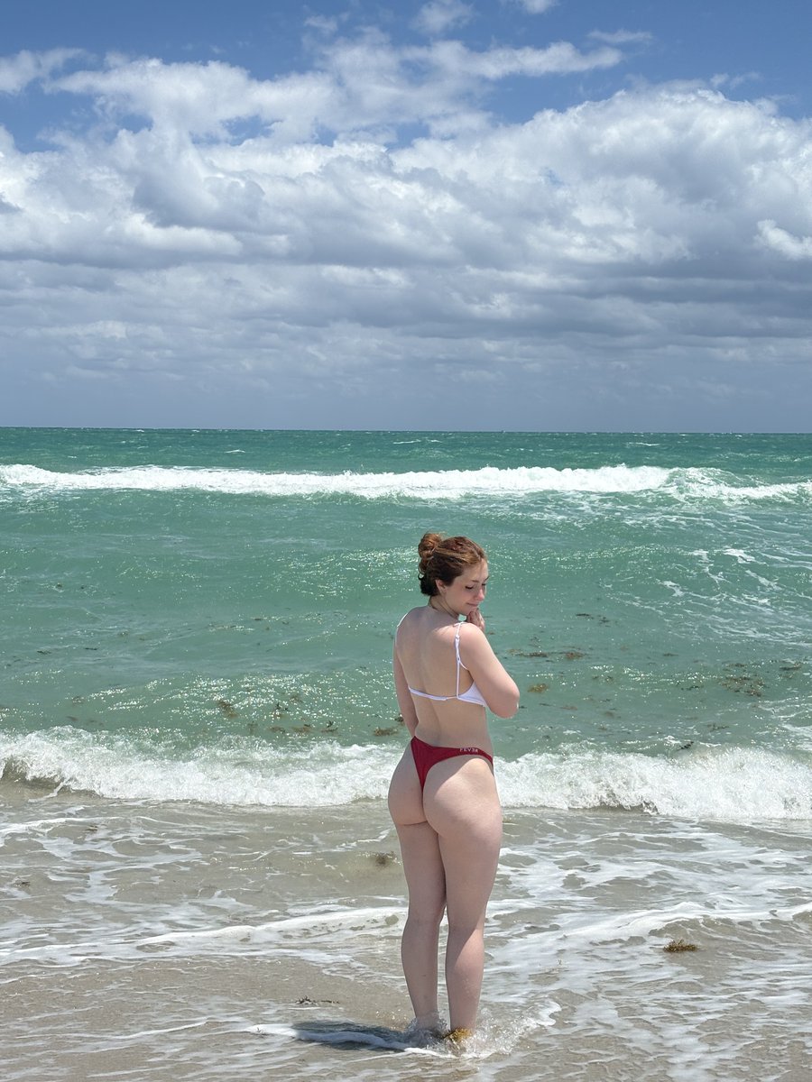 jasrogfit's tweet photo. vitamin sea ☀️ https://t.co/jntc8Sxe3v