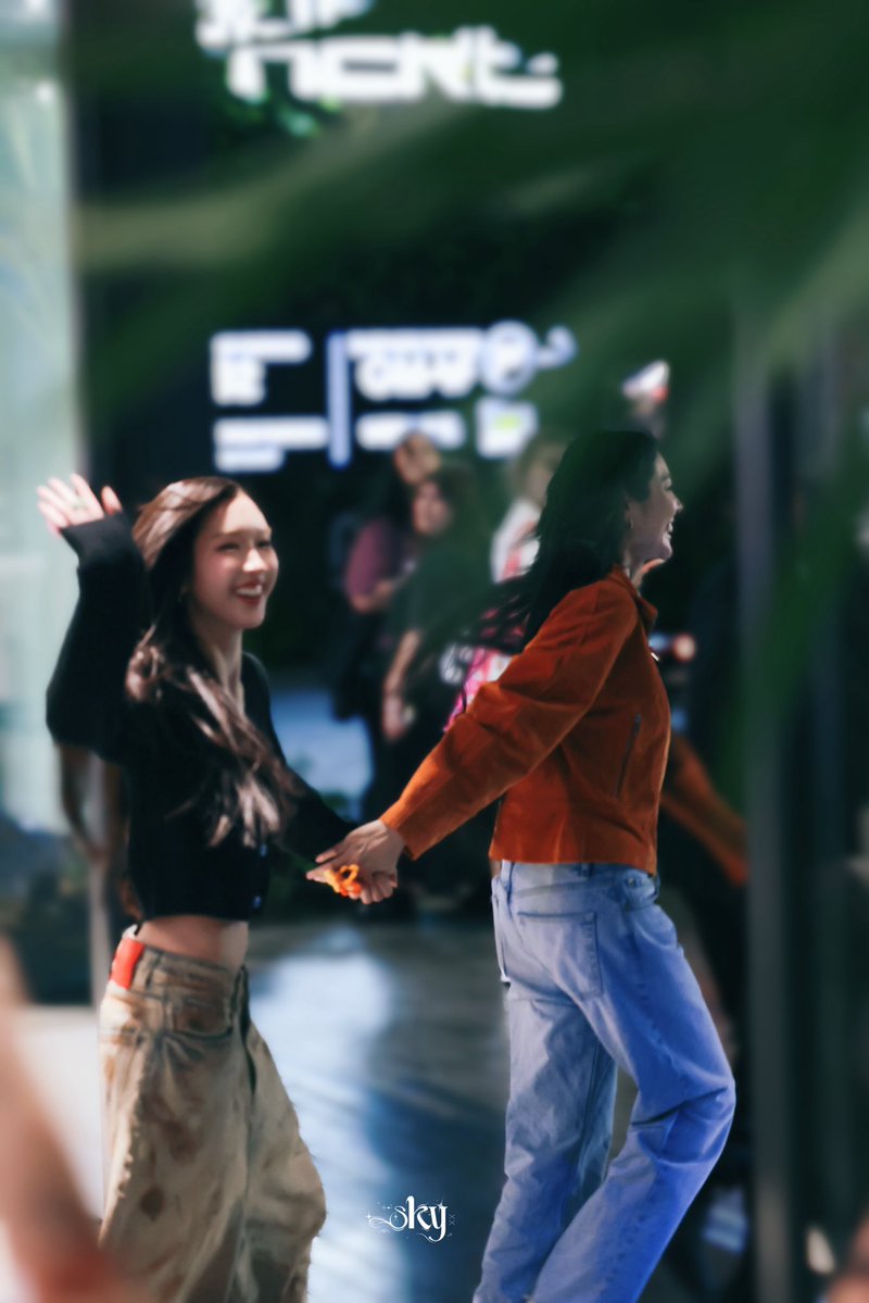 vsjdjd54605's tweet photo. I really like the atmosphere of this photo...

FAYEATOM GLOBAL RISING ICONS
#LSA50ICONSxFayeAtom
#FayeAtom
#FayePeraya  #AtomPariya https://t.co/q7whr3WUo8