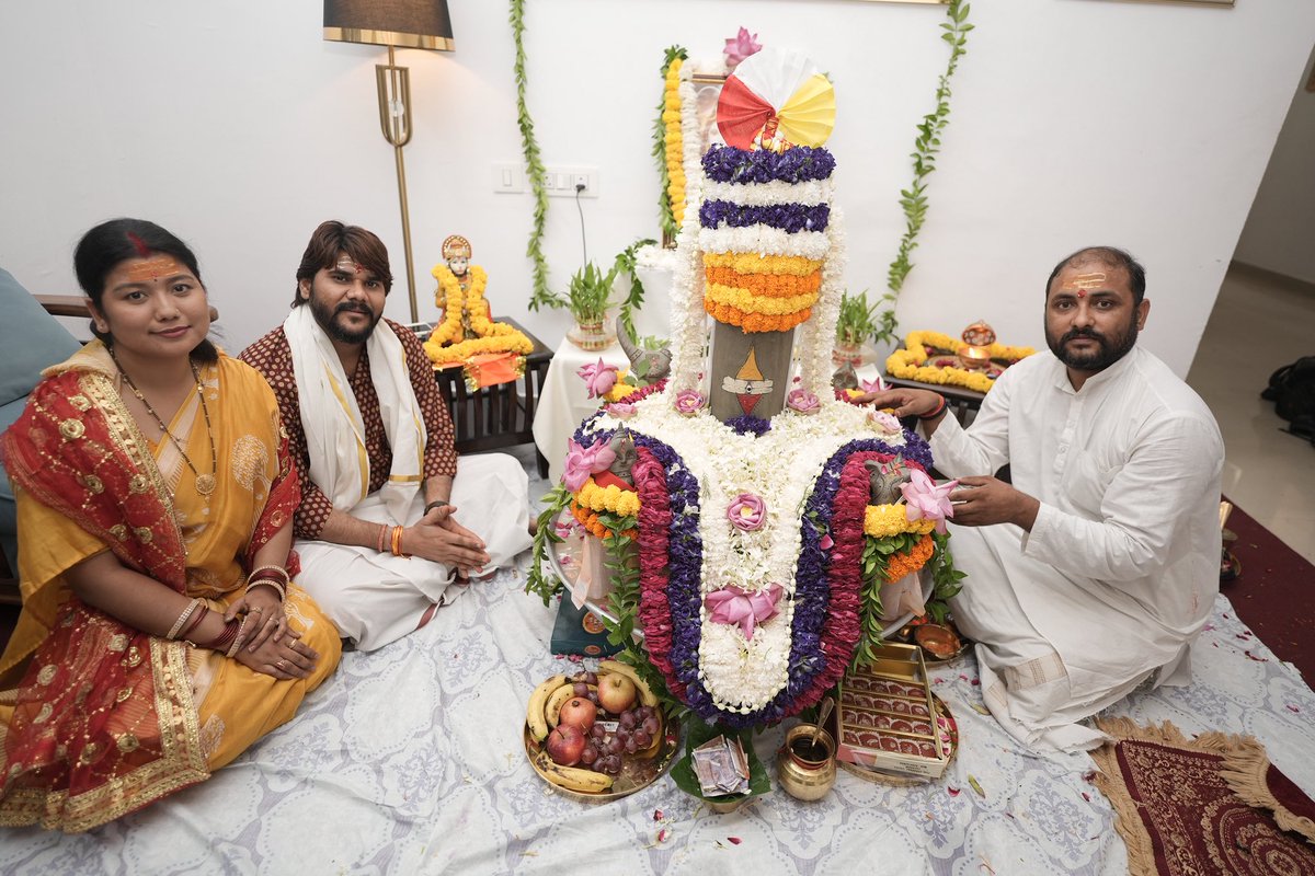 TheHinduRahul's tweet photo. महादेव का रुद्राभिषेक।🔱🙏 https://t.co/LfqwMLuax0