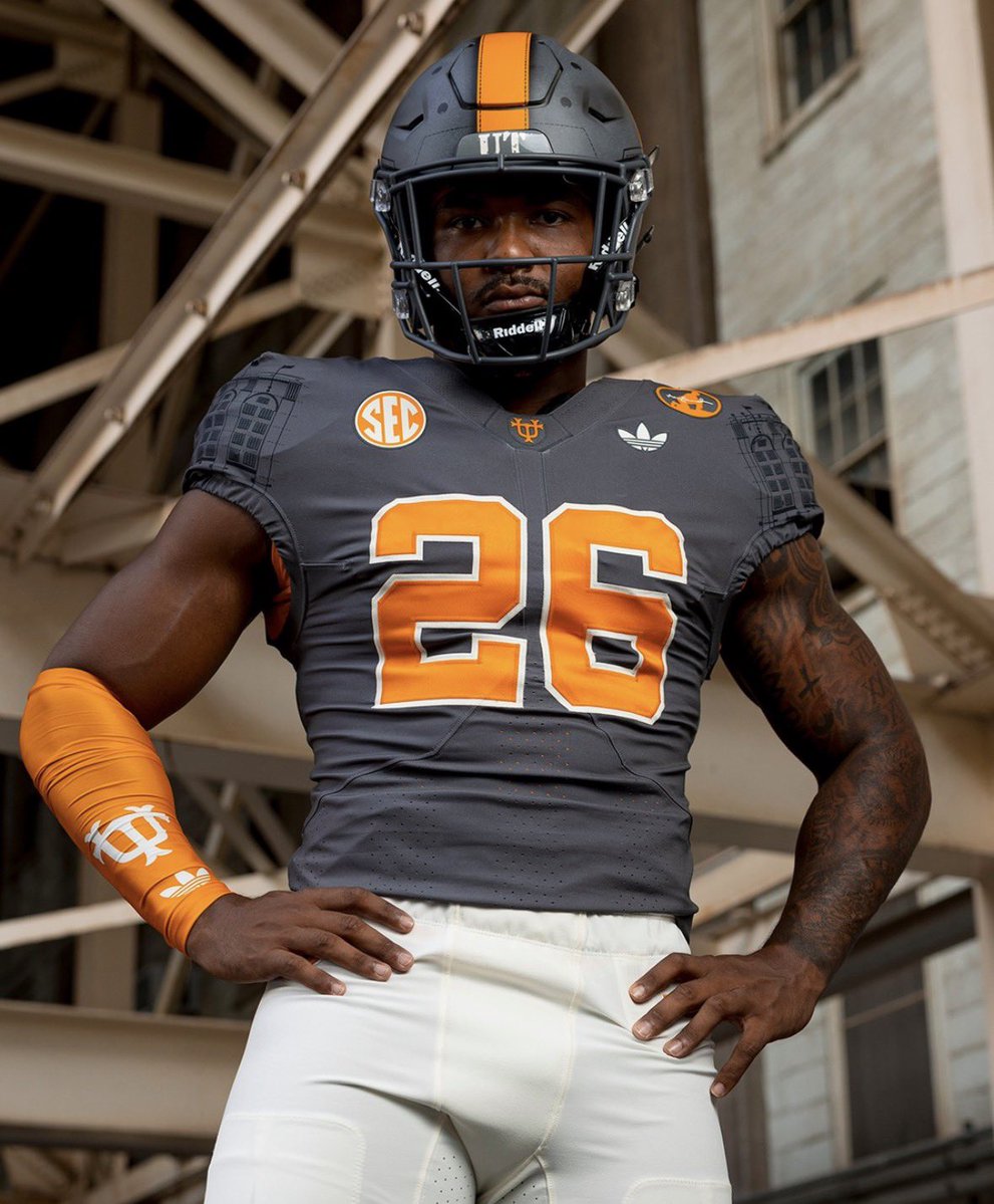 UNISWAG's tweet photo. Special Neyland Legacy “Smokey Grey” uniform for @Vol_Football that will debuts Oct. 3.

#uniswag https://t.co/sNQEcBoldb