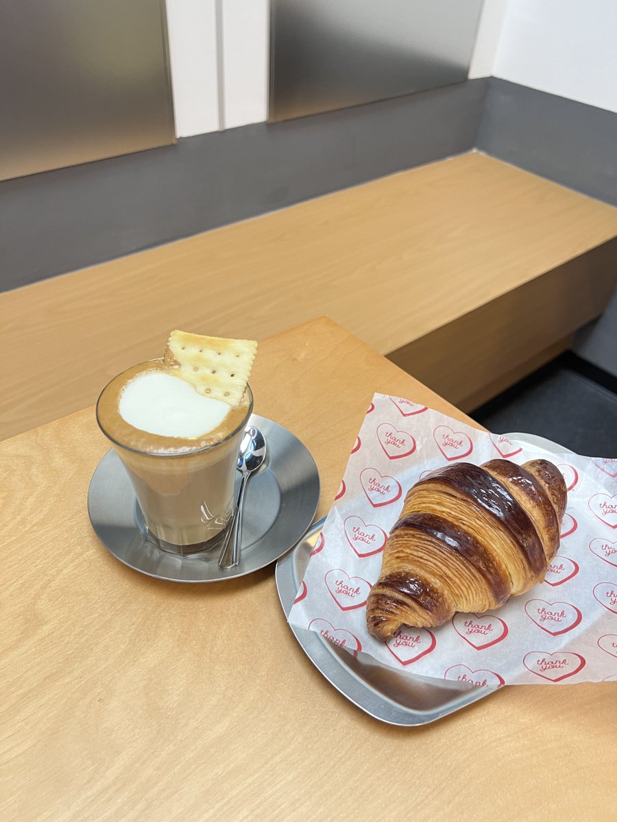 BiaBreves's tweet photo. Sat morning coffee run = me with my iced latte + my partner’s warm croissant and a little extra kiss before we step out ， https://t.co/kTPucVu2uT