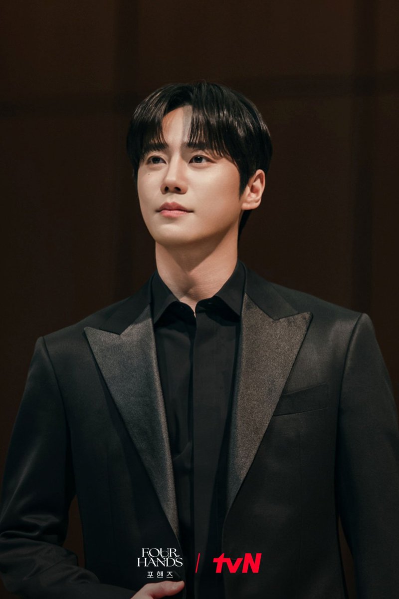 songkangbase's tweet photo. D-8 #FourHandsTwoSonatas https://t.co/qFeAC8mcKm