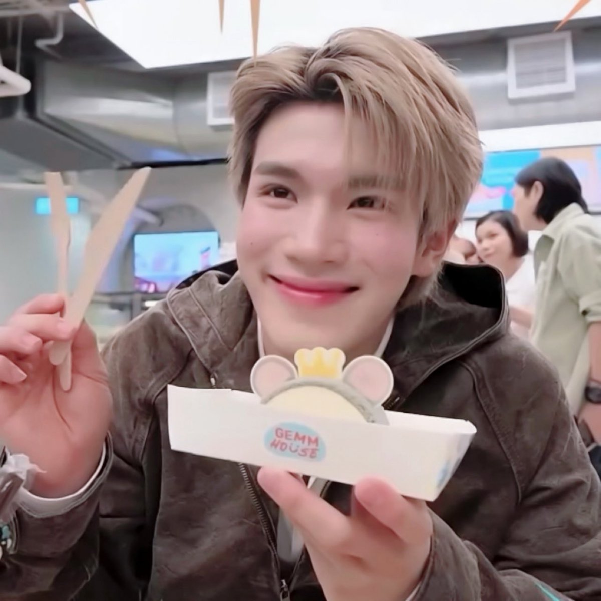libraforq4th's tweet photo. นุบี๋จ๋วยอะ 🍮💖🤲🏻 https://t.co/018G1E3d6D
