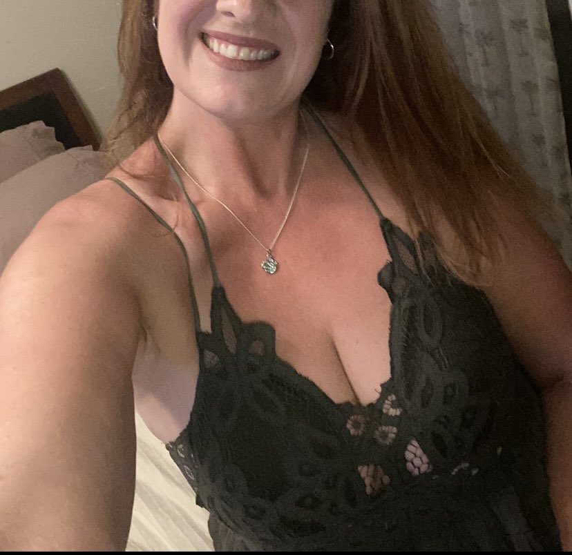 MILFFSLAYER's tweet photo. How moms be on Facebook vs with their boy toys💁🏽‍♂️ my 53 year old pawg mom of 1 is a super slut for me! https://t.co/SKwStkC6NE https://t.co/cN5GS6cYWn