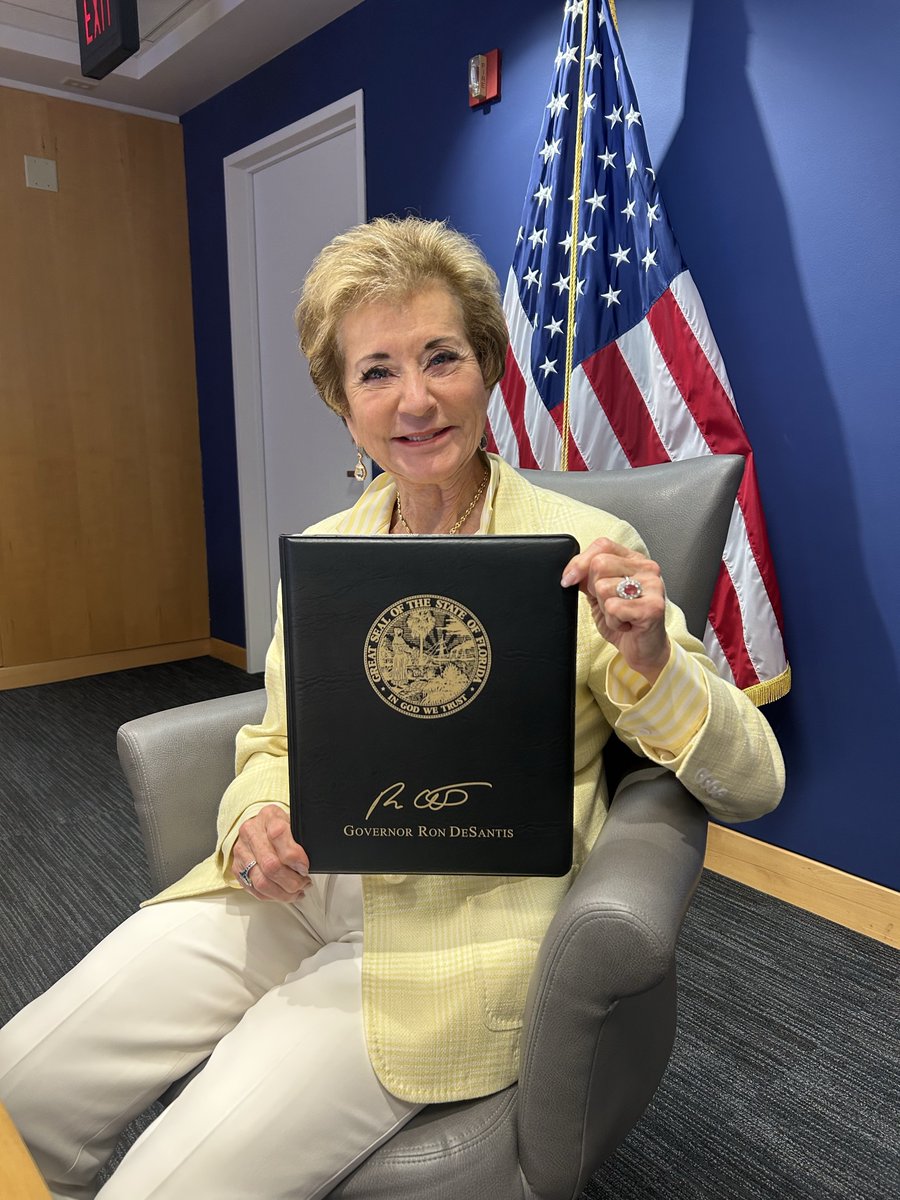 EDSecMcMahon's tweet photo. Holding Florida’s signed response.

The state’s colleges and universities are committed to rigorous academic standards — not ideology. https://t.co/liumXbq0Sm