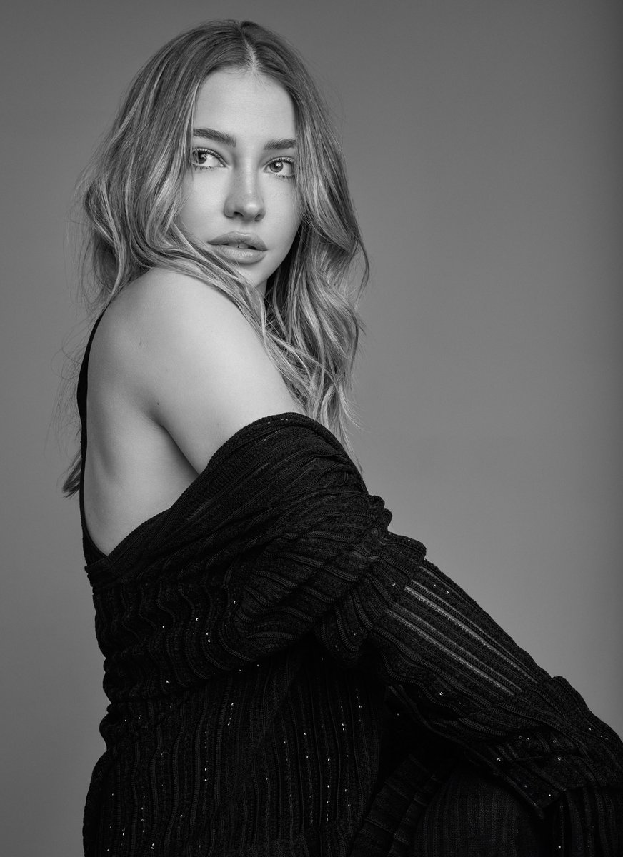 madelynclinebr's tweet photo. Mais fotos de Madelyn Cline para o The Hollywood Reporter. https://t.co/o8fN3xoM8s