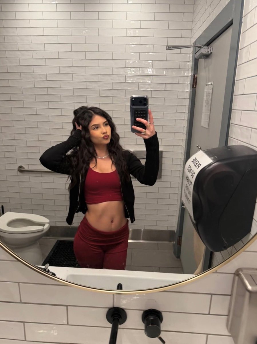 SabrinaCakey's tweet photo. Tribute now humility looks better on you than denial. 💟💟🐋🐋🌸🌸

#gfe #tasks #findom #sesh #bratty #facetime #cbt #bwno #cuck #whiteboy #beta #roleplay https://t.co/Hurz4sT1qA