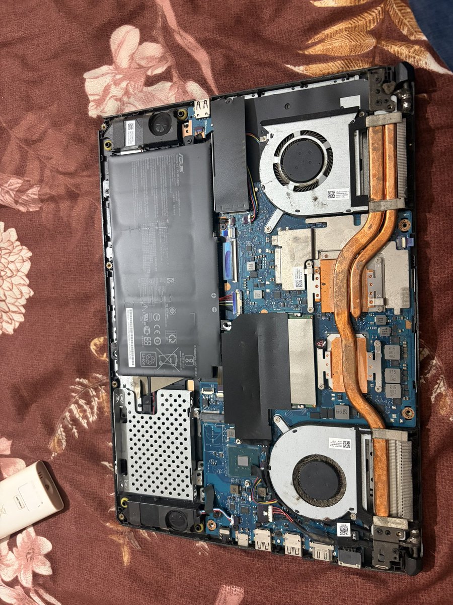 devwithdelulu's tweet photo. Incase AI takes my job, i can still open my laptop repair shop 🫡 https://t.co/3HcjuRnupA