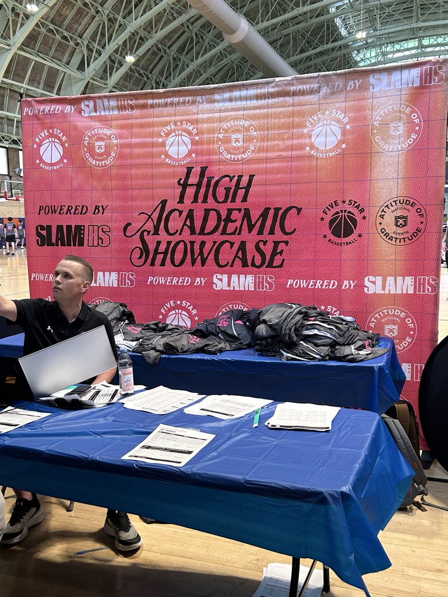 JohnLeet2028's tweet photo. Thank you @aog_events @SLAM_HS @5starbasketball @RyanSilver1 for a fantastic two days in Brooklyn for The NY Academic Showcase!  

It was the most fun I have had at any camp/showcase this summer.  My team played high IQ, team basketball… my favorite way to play! https://t.co/3nbEWWNUeo