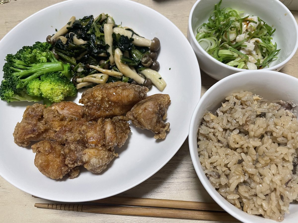 2424chanman's tweet photo. にじご飯です https://t.co/3yL8pXIkpa