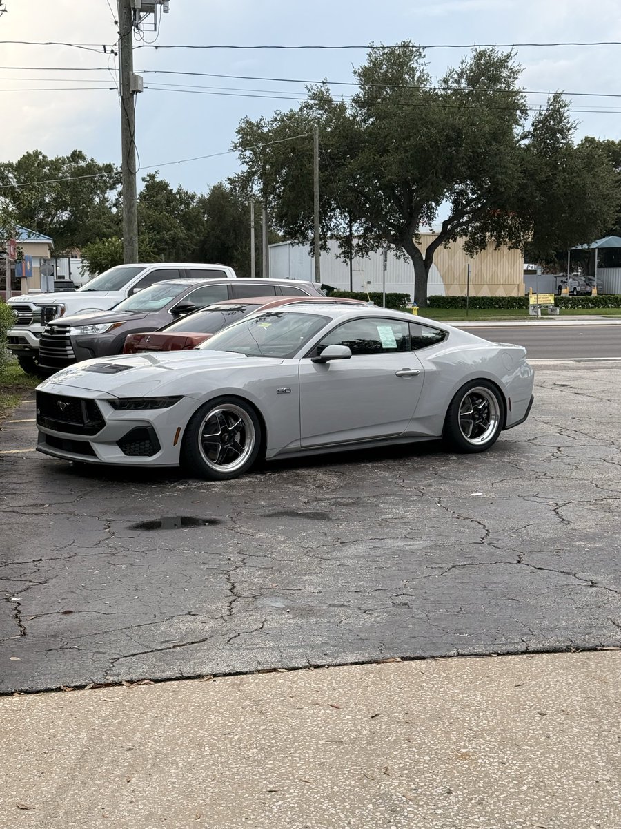 MacFromFL's tweet photo. Been working at a tire and auto shop for the last 3 weeks. After leaving Publix after 4 years. And I couldn’t be happier. Now check these out https://t.co/NMN7w07Y66